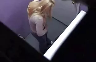 XXX Người yêu dấu cứng người bạn bằng lưỡi của cô ấy và đôi môi