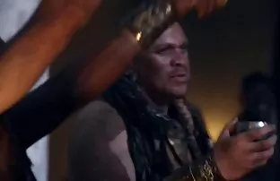 XXX Đánh múa thoát y