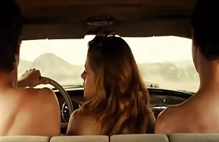 XXX Một người đàn ông rời một âm say xỉn