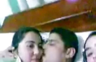 XXX Công ty mẹ uống và đi bộ