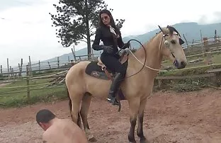 XXX Cô gái với rung