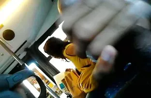 XXX Trẻ proshmandovka Nadia cúi xuống và đánh kitty