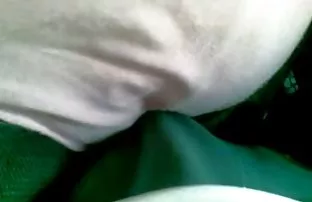 XXX Một cô gái đã hút bụi phòng