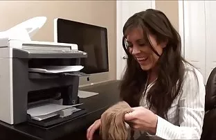 XXX Bị mắc kẹt trong một lỗ chết tiệt và uỵch âm thanh được đóng đinh cô ấy.