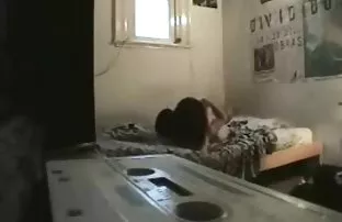 XXX Đứng trên cầu