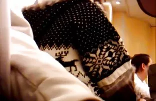 XXX Các cô gái trên cân bằng tia